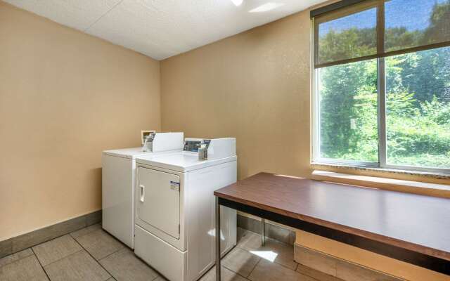 Comfort Inn & Suites East Hartford - Hartford