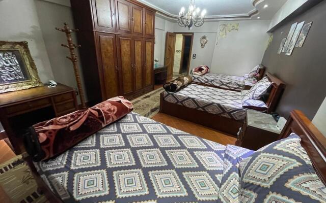 شقة مطلة علي قناة السويس701