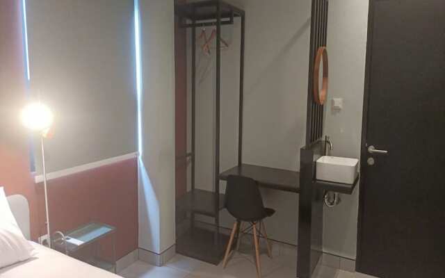 Super OYO 93514 Rubina Syariah Hotel