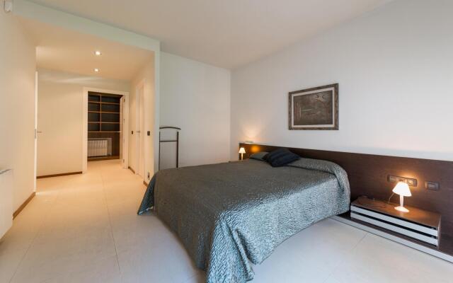 Claudia in L'Escala with 5 bedrooms and 4 bathrooms