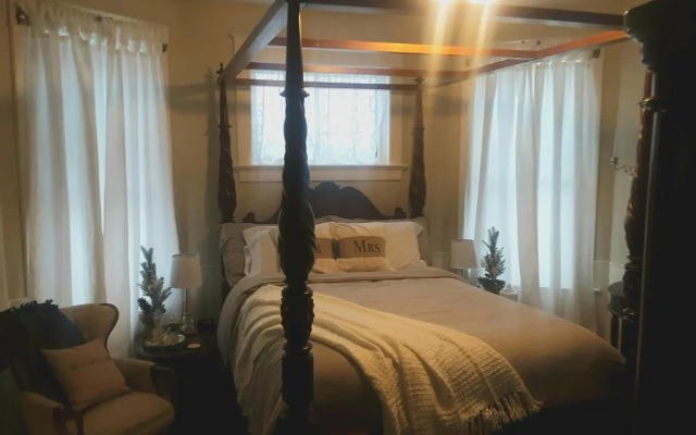 The Katherine Holle House