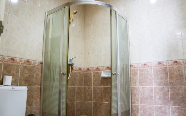 Elegant And Homey 2Br Puri Garden Apartment