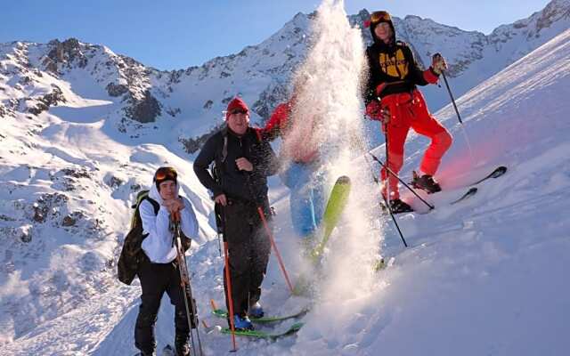 Mondschein Hotel and Chalet