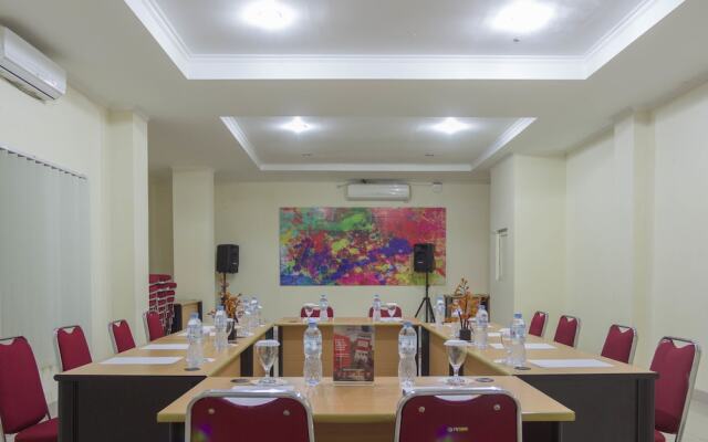 RedDoorz Plus near Trans Studio Mall 4