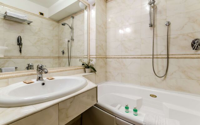 Luxury Rooms H 2000 Roma