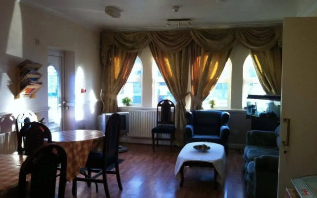 Hillingdon Lodge
