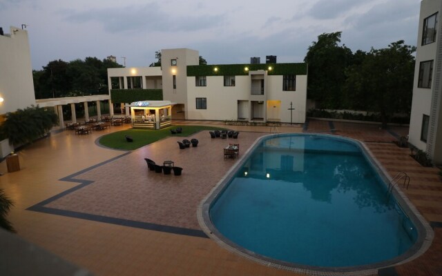 Neel's City Resort