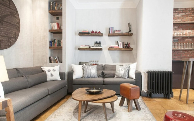 Charming Flat 450 m to City s Mall in Tesvikiye