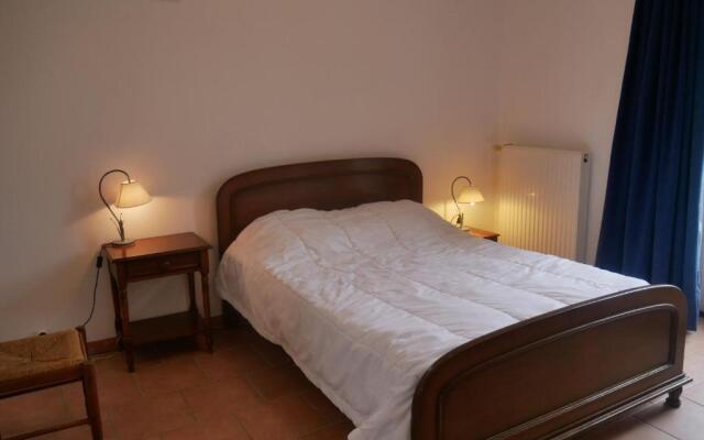 Gîte Ouzouer-sur-Trézée, 4 pièces, 8 personnes - FR-1-590-144