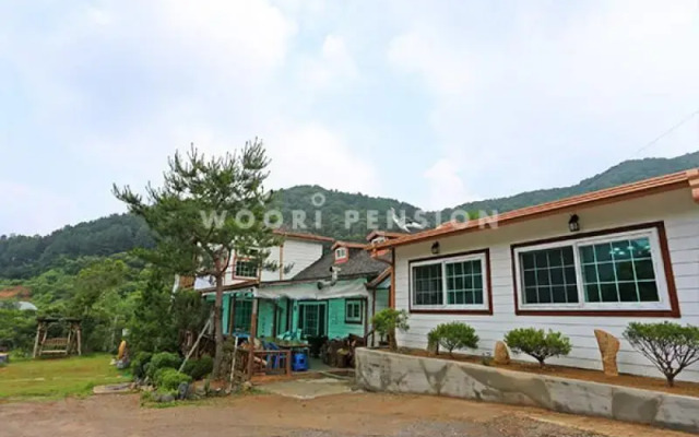 Gapyeong Cheongpyeong White Pension