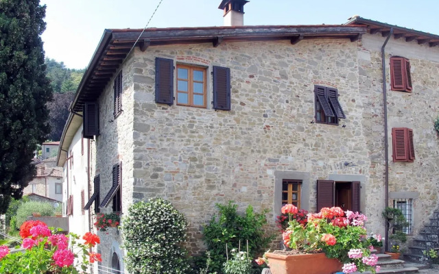 Sara Gello in Gello With 3 Bedrooms and 3 Bathrooms