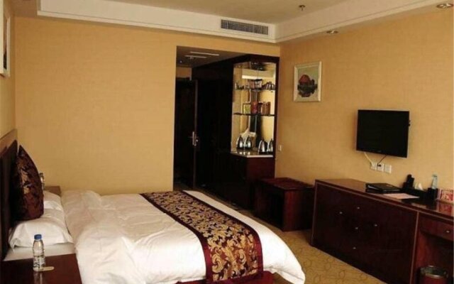 Golden Beach Hotel