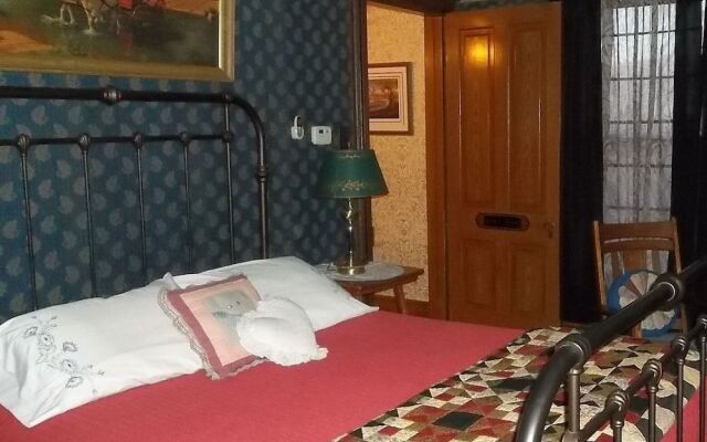 Stauer House Bed and Breakfast