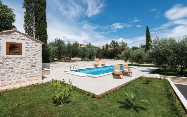 Stunning Home in Loviste With Wifi and 3 Bedrooms