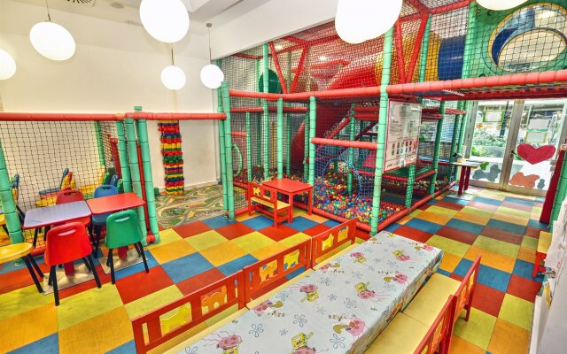 Holiday World RIWO - Teens Hotel