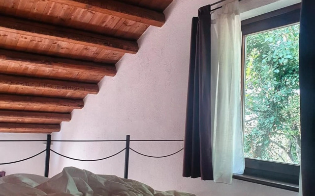 Unique Countryside Loft Room, Near Naples