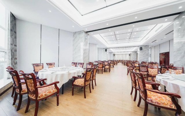 Century Jiayuan Hotel
