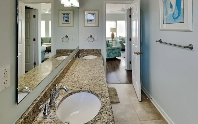 A Grande Green by Topsail Realty