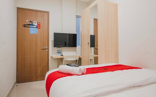 Kost M25 Hostel by Reddoorz