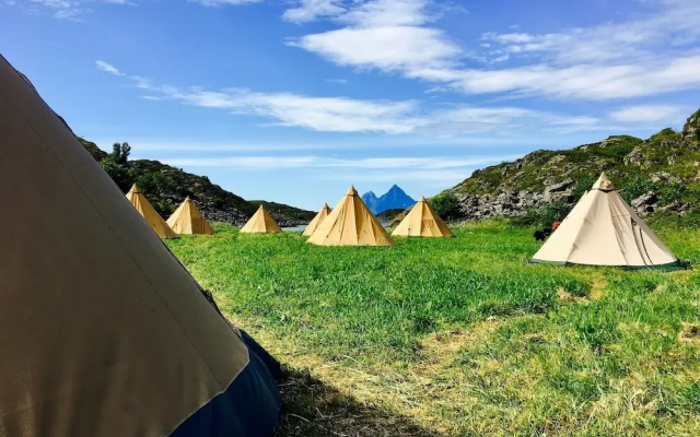 Lofoten Beach Glamping