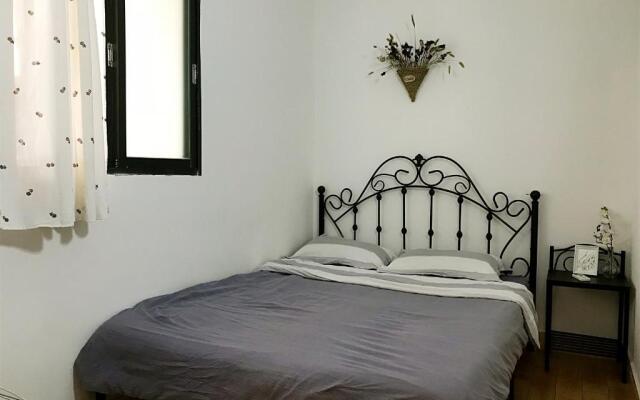Lin Jiang Apartment
