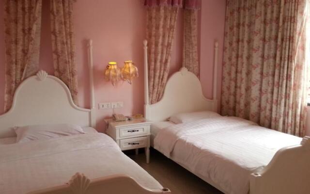 Yangshuo West Street Romantic Hotel