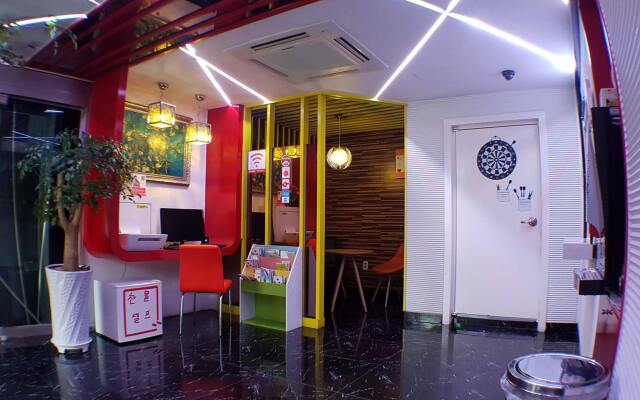 Max Motel
