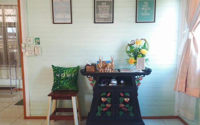 Green Riverside Homestay
