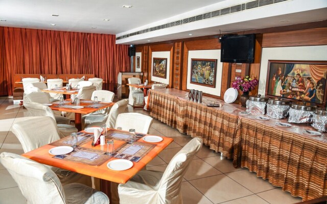 Fabhotel Rr Grand Daba Garden