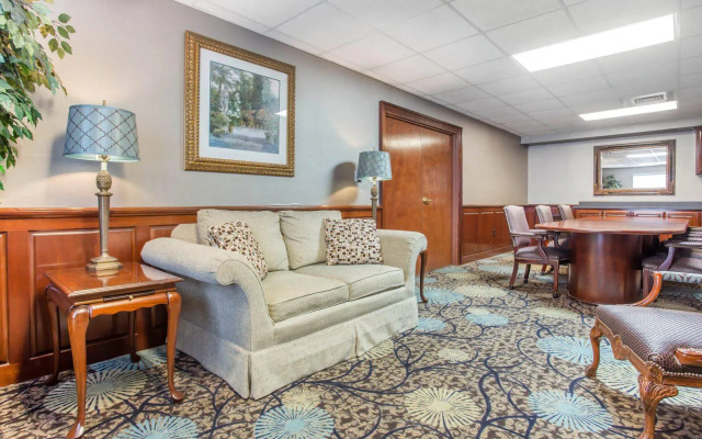 Comfort Inn & Suites Patriots Point