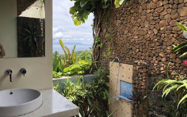 Bloo Lagoon Eco Village