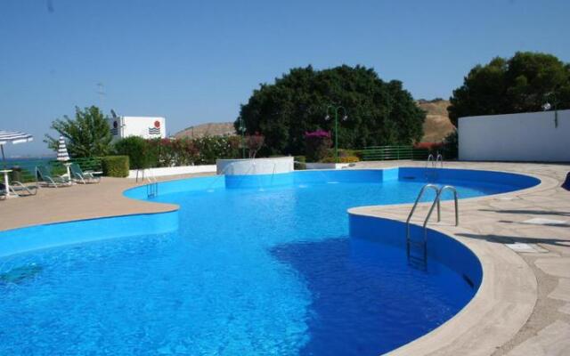 Costa Tiziana Resort