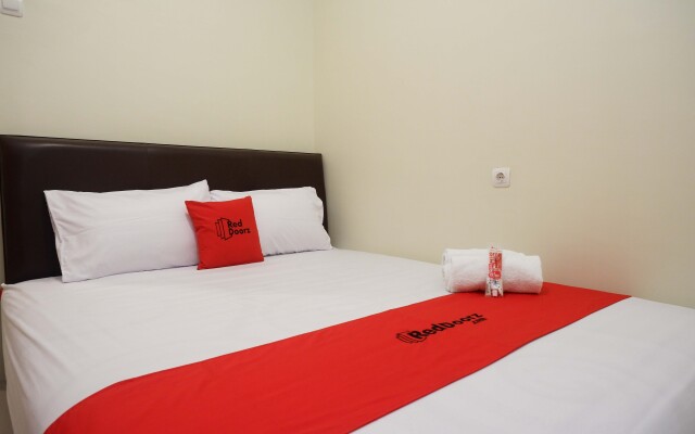 RedDoorz Syariah @ Kelud Sampangan
