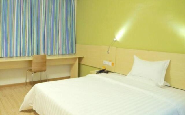 7 Days Inn Guangzhou Conghua Jiekou Zhenbei Road Branch