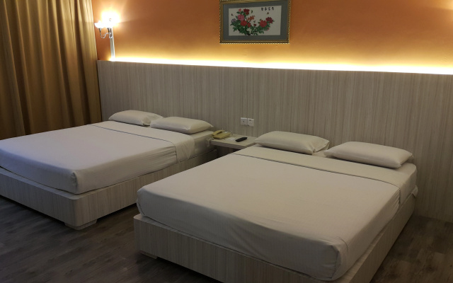 Red Rock Hotel – Guest Rooms – George Town