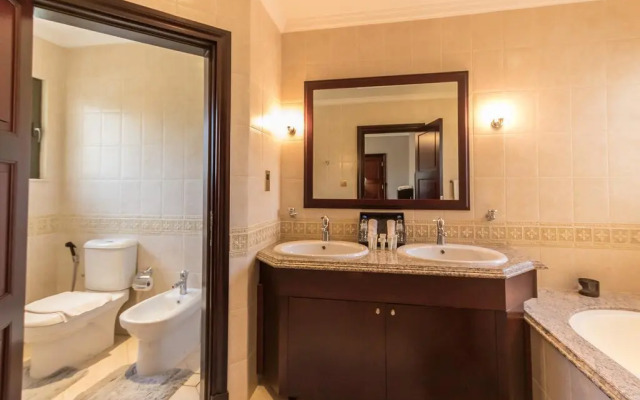 The Palm Jumeirah Villas - Frond A