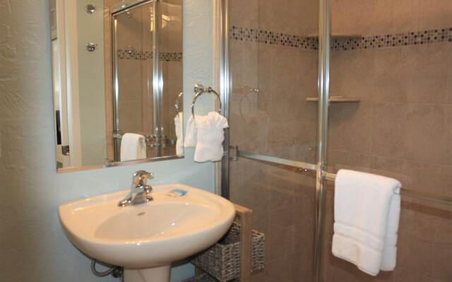 Jamaica Royale - 010 - 2 Br Condo