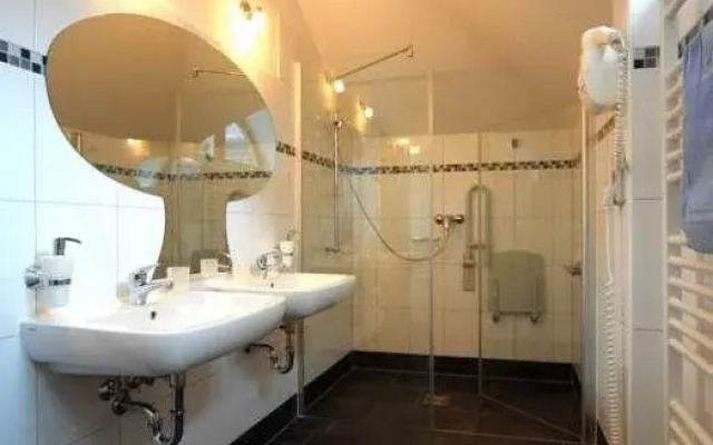 Atrium Hotel-Restaurant