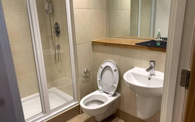 Large Private Flat in City Centre Leeds