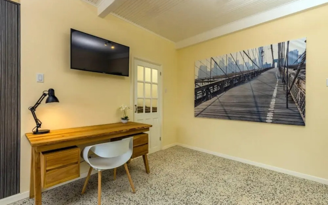 NEW 6br6 5BA Villa 200m to Beach w Privatepool
