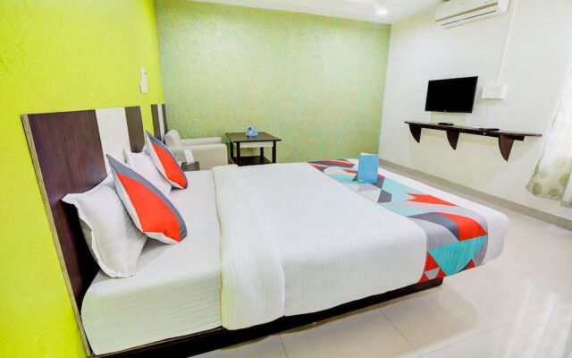 FabHotel Chirom Palace