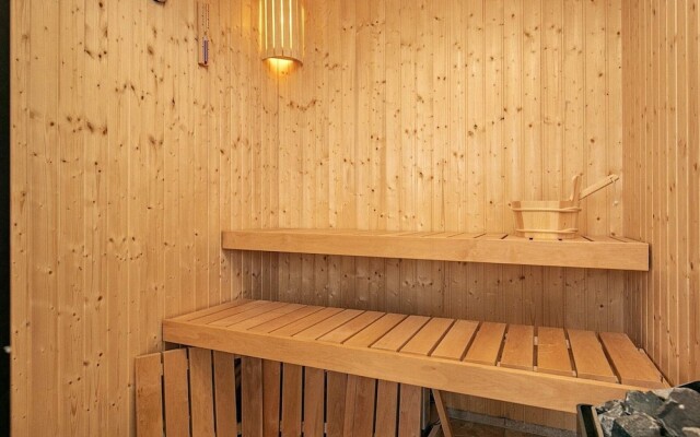 12 Person Holiday Home in Millinge