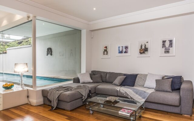 Stylish 3 Bedroom Pool House in Surry Hills