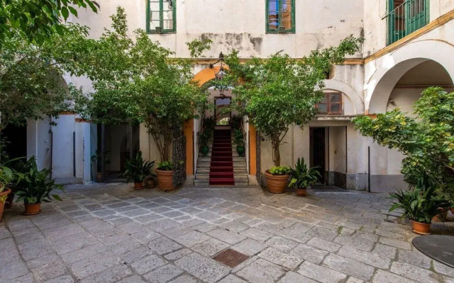 Palazzo De Gregorio Apartments