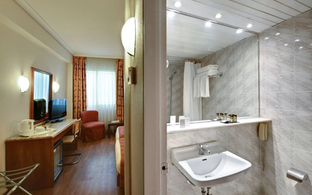 Titania Hotel