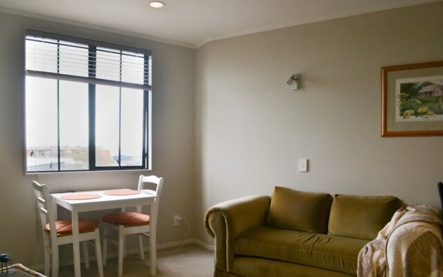 Uptown Top Floor Studio Apartment