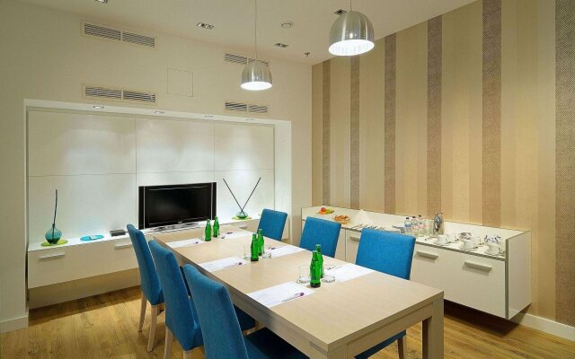 Atrium Fashion Hotel