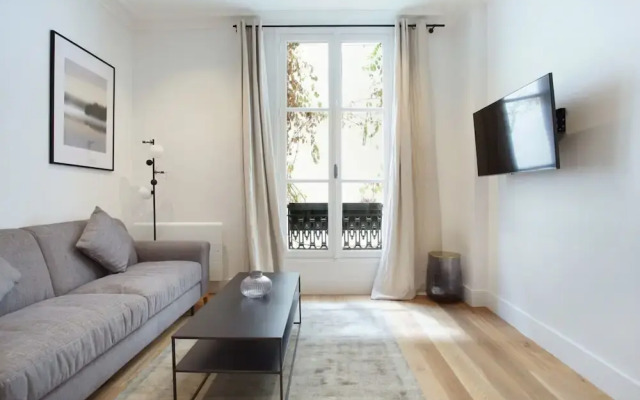 Superb Haussmanian Apartment Palais Royal