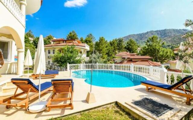 Lakestone Villa