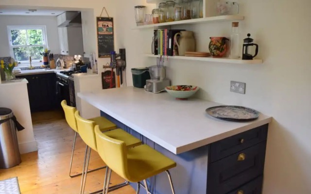 Beautiful 3 Floor Family Townhouse